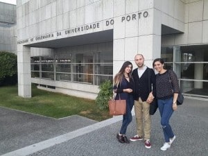 Eu o dia da minha dissertação com duas amigas linds na Faculdade de Engenharia da Universidade do Porto